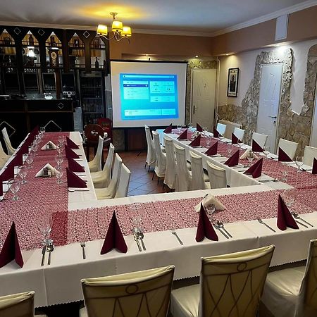 Major Panzio Es Etterem Bed & Breakfast Hajduszoboszlo Exterior photo